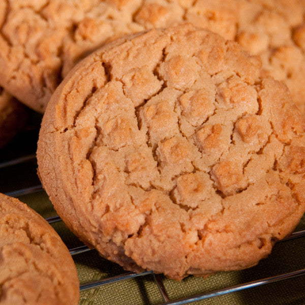 Packed with peanut butter, our substantial yet soft peanut butter cookies are a favorite in our bakeries.
Each cookie is approximately 3 in diameter.